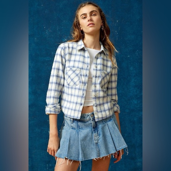 BDG Tops - BDG Urban Outfitters Blue & White Plaid Flannel Button-Up Shirt - Medium